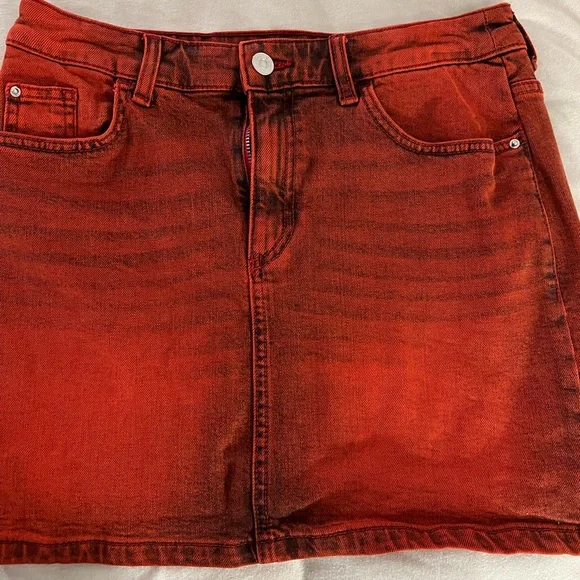 H M red jean mini skirt